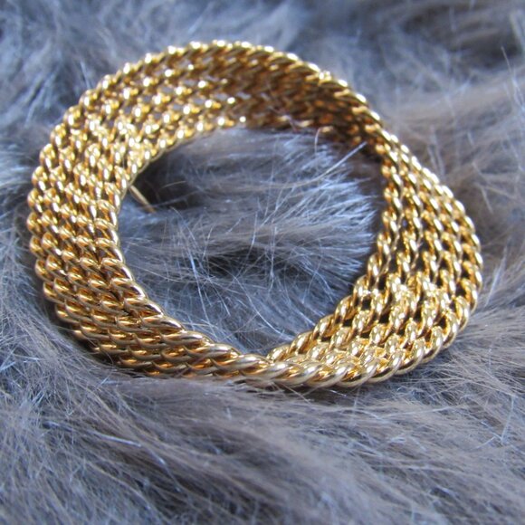 CLASSIC MONET BROOCH-OVAL TWISTED GOLD ROPE-PIN-TRENDY-UNISEX - Picture 3 of 7